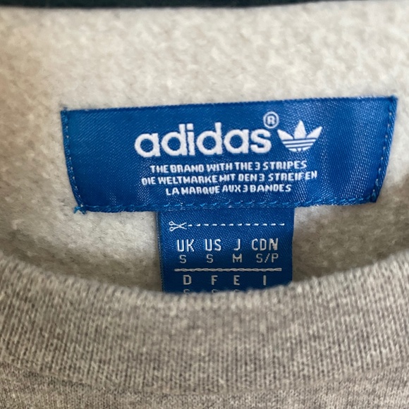 Classic Adidas Original Crewneck Sweatshirt - Picture 2 of 4